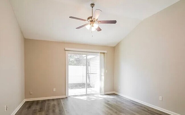 Foto del edificio - 12844 Chandlers Crossing Ln