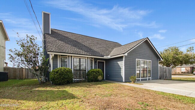 Building Photo - 2400 Jason Dr