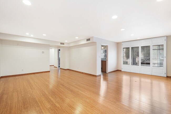 Foto del edificio - 9330 Clifton Way