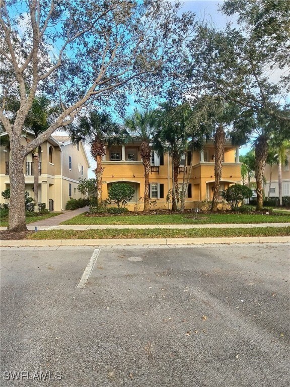 Building Photo - 28255 Jeneva Way