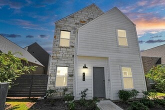 Building Photo - 23823 Cumberland Ridge Dr