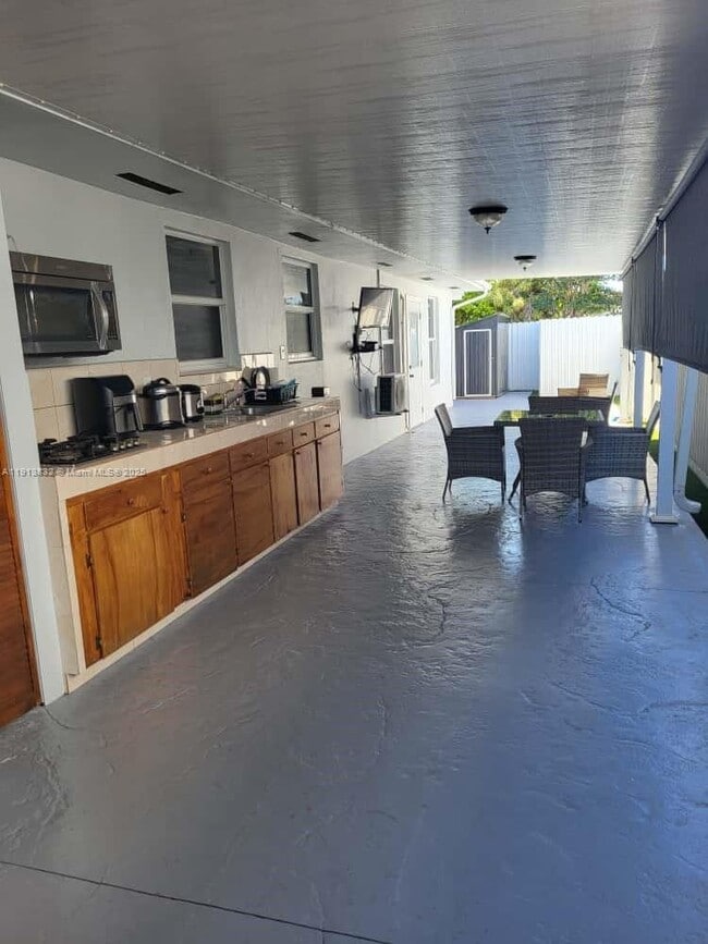 Building Photo - 10356 SW 11th Terrace