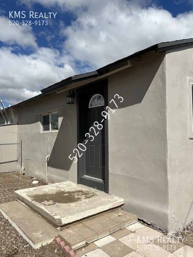 Foto principal - Newly Remodeled Duplex - OWNER/AGENT