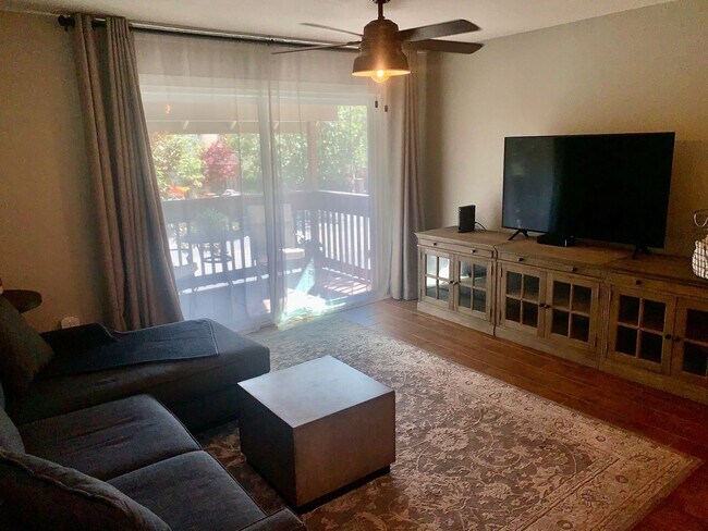 Foto del edificio - 1 br, 1 bath House - 2909 Huntington Blvd ...