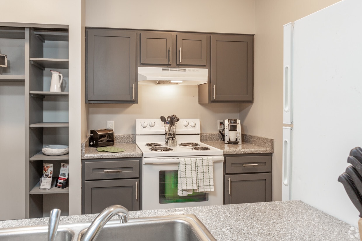 Primary Photo - The Village at Gray's Lake Apartments