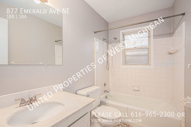 Building Photo - Available Now | 1 Bed 1 Bath Apartment in ...