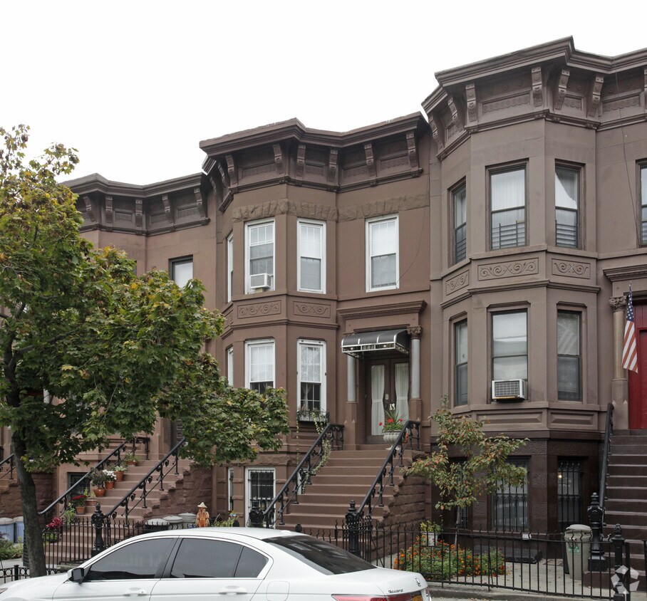 Foto principal - 447 55th St