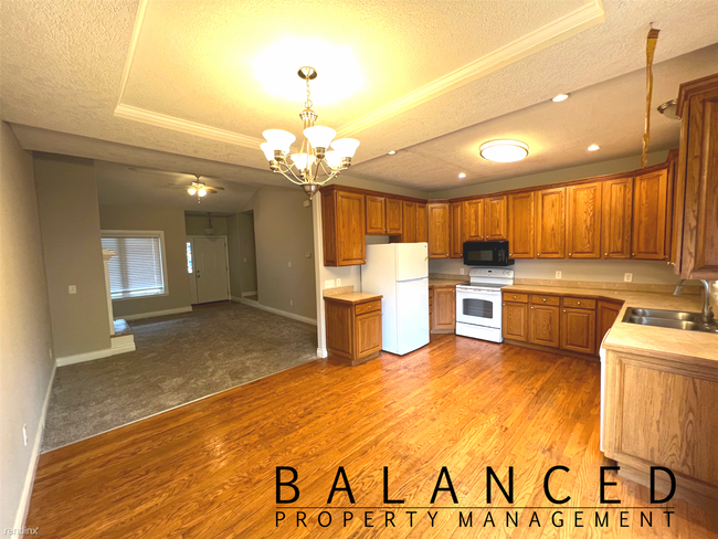 Building Photo - 3 br, 3.5 bath House - 4333 NW 53rd Ter