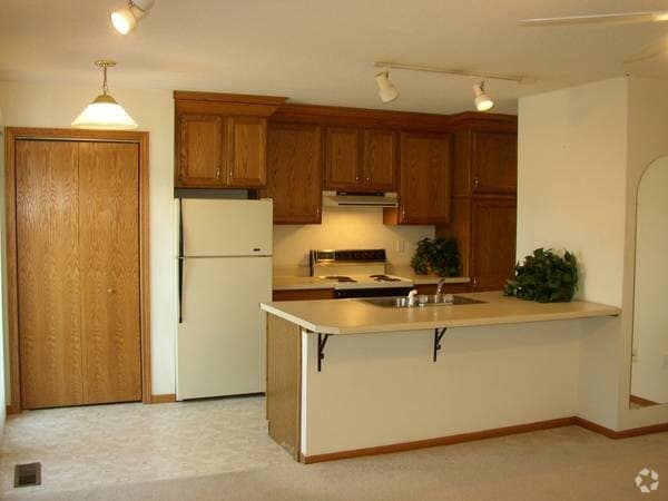 Building Photo - 1208 Koestner St