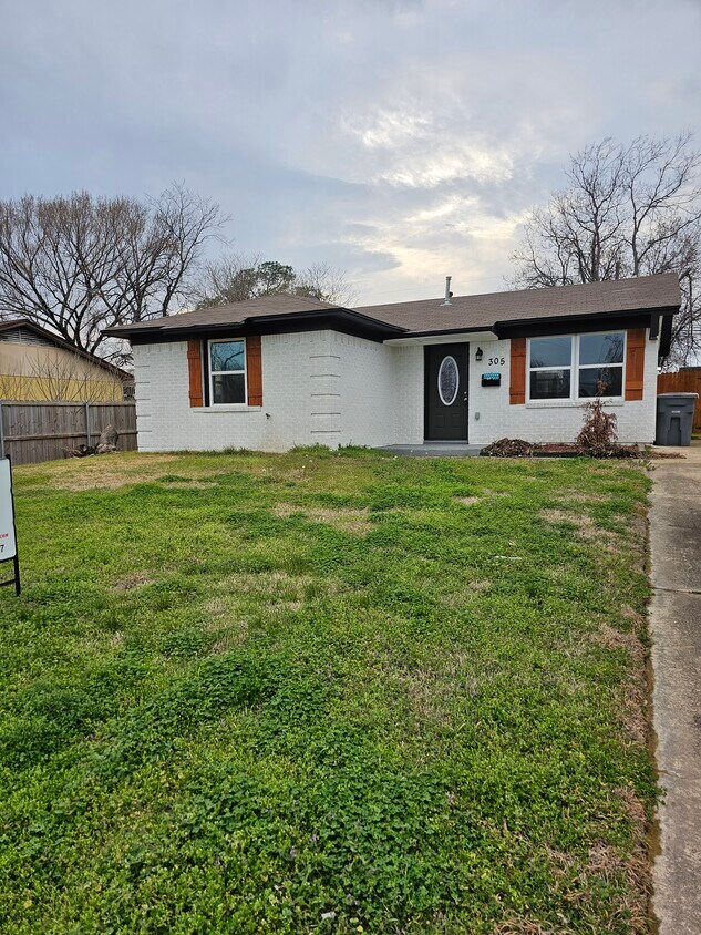 Foto principal - 305 Deepwood St