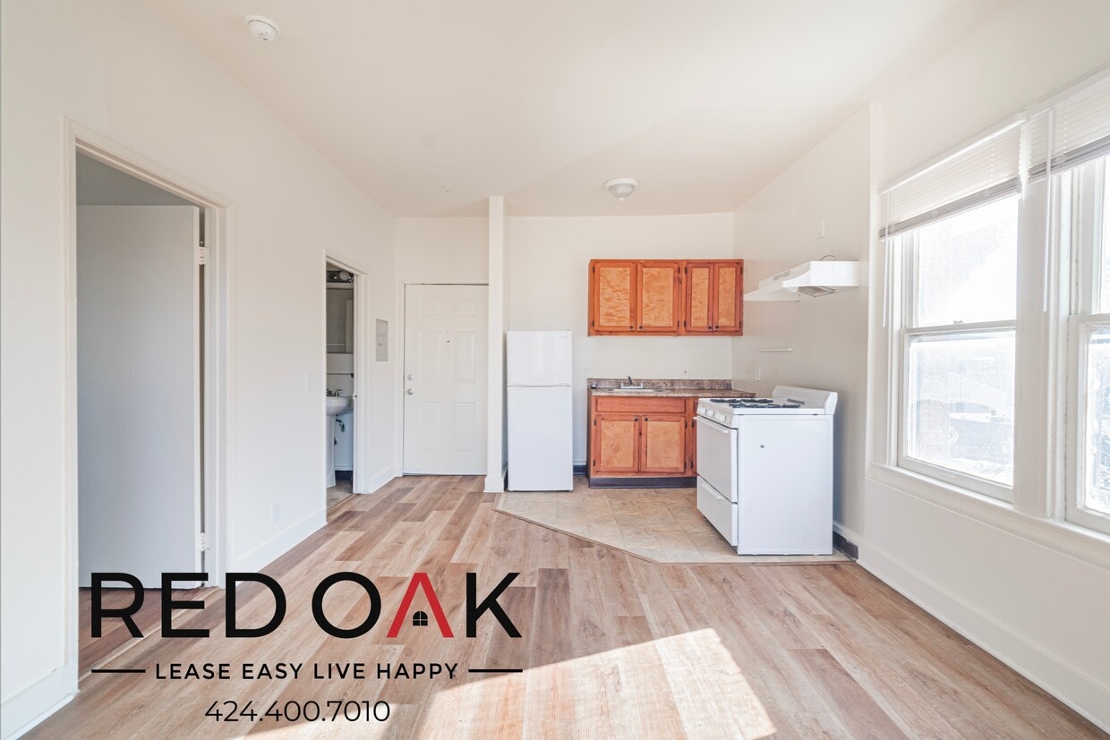 Foto principal - 537 S Kenmore Ave