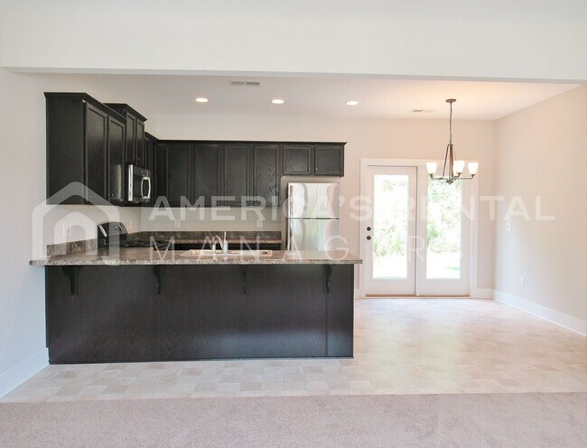 Foto del edificio - DEPOSIT PENDING! Townhome in Chelsea for r...