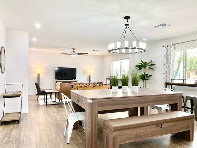 Foto del edificio - 6521 E Pershing Ave