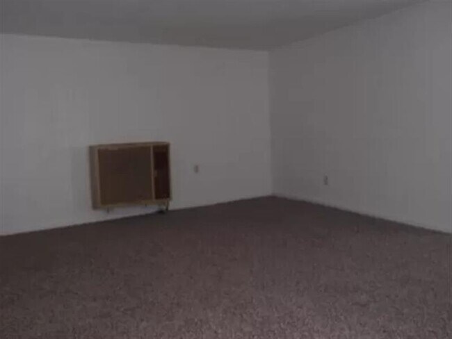 Building Photo - Newly remodeled 2 bedroom