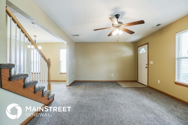 Building Photo - 411 NE Wolf Creek Dr