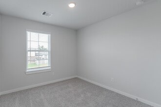 Building Photo - 33 Courageous Side Way Building Photo - 33 Courageous Side Way