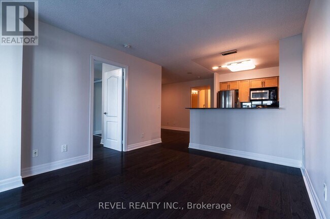 Building Photo - 801 - 2121 LAKE SHORE BOULEVARD W