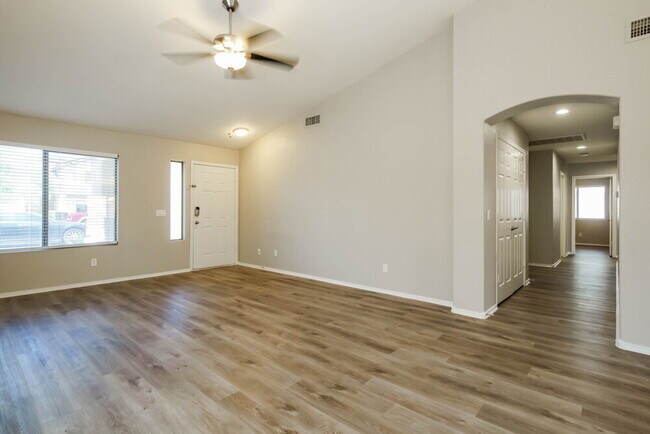 Foto del edificio - 10355 W Sunflower Pl