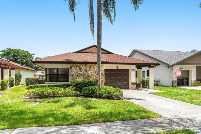 Foto del edificio - 4932 Boxwood Cir