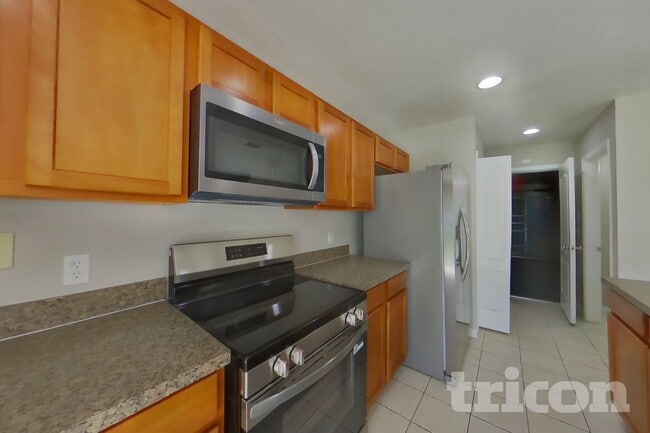 Building Photo - 1708 Portcastle Cir