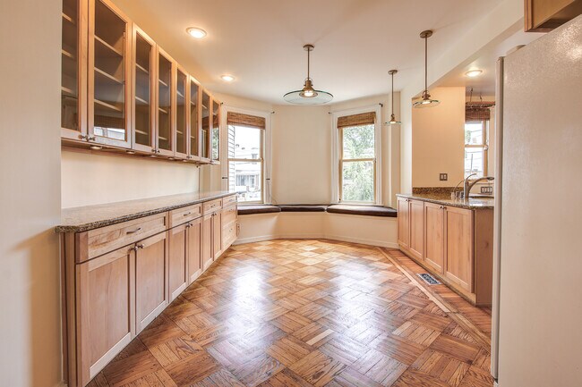 Comedor - 3539 Holmead Pl NW