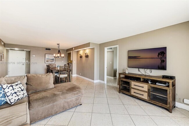 Foto del edificio - 6039 Collins Ave