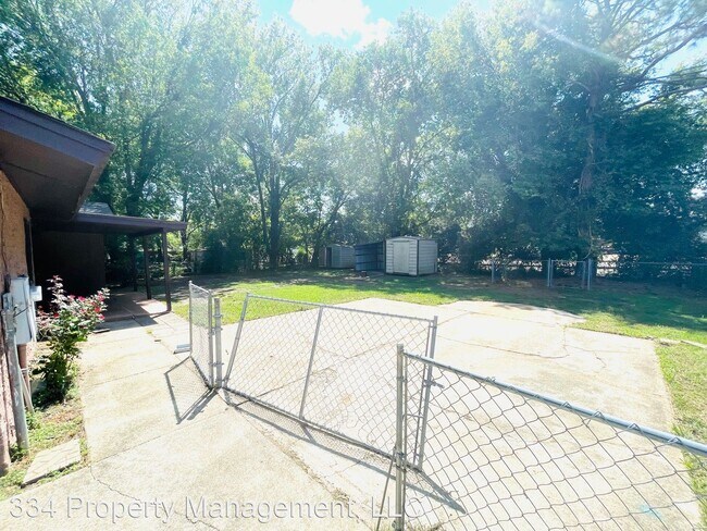 Building Photo - 4 br, 2 bath House - 3434 S Water Mill Road