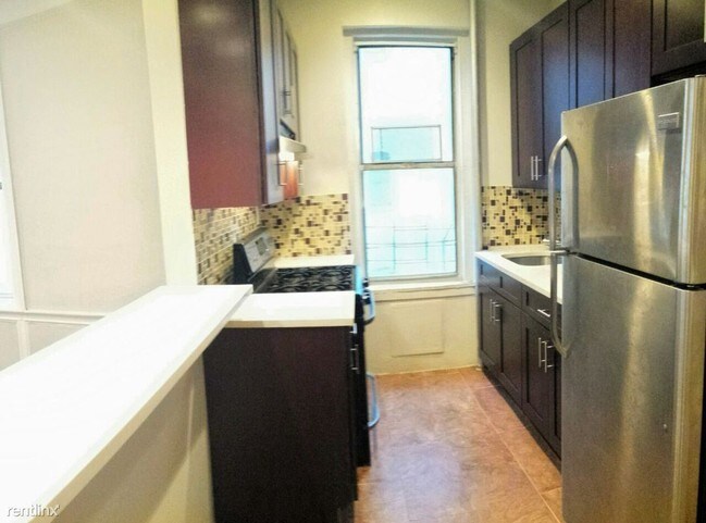 Foto del edificio - 596 E 22nd St