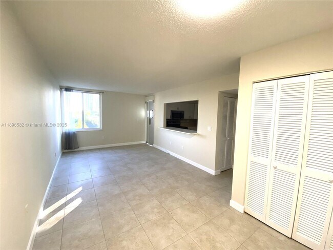 Building Photo - 250 180th Dr