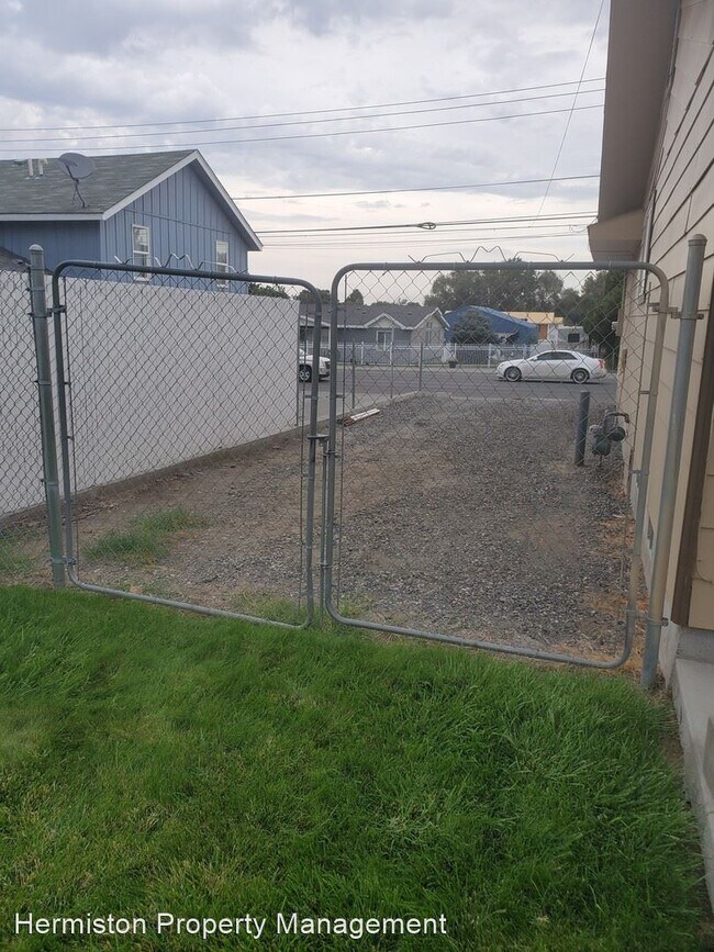 Foto del edificio - 3 br, 2 bath House - 538 E Highland Ave