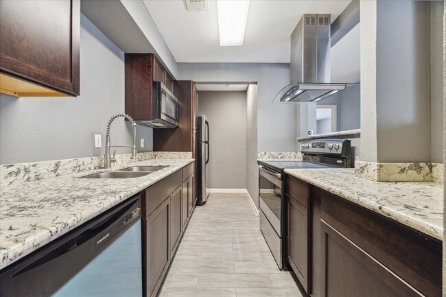 Foto del edificio - 6401 Skyline Dr