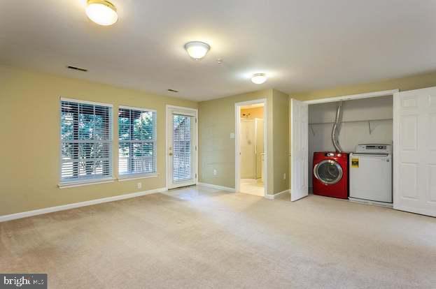 Foto del edificio - 8743 Stonehouse Dr