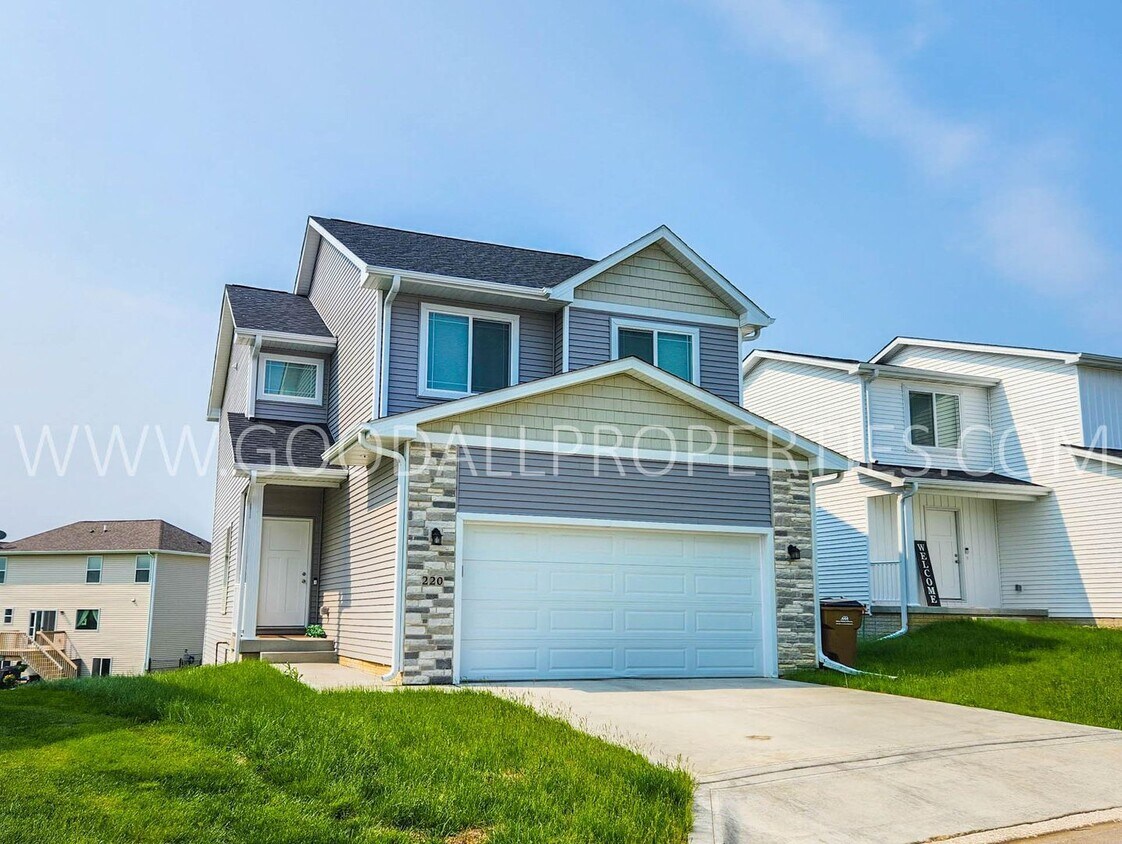 Foto principal - Beautiful 4 Bedroom finished walkout basem...