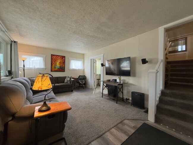 Foto del edificio - 3118 E 32nd Ave