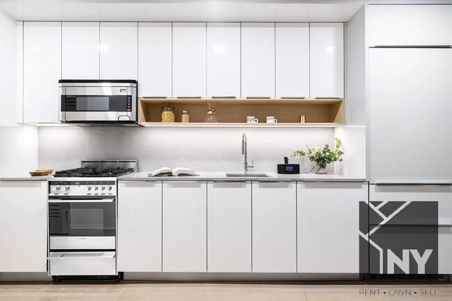 Building Photo - 20 Wall St