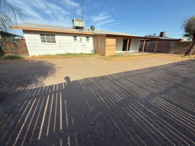 Foto del edificio - 7010 N 34th Ave