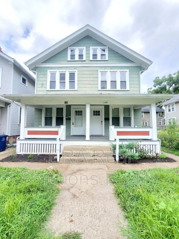 Primary Photo - 148 Clinton St