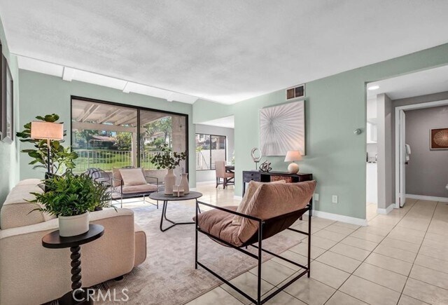 Foto del edificio - 913 Whitewater Dr