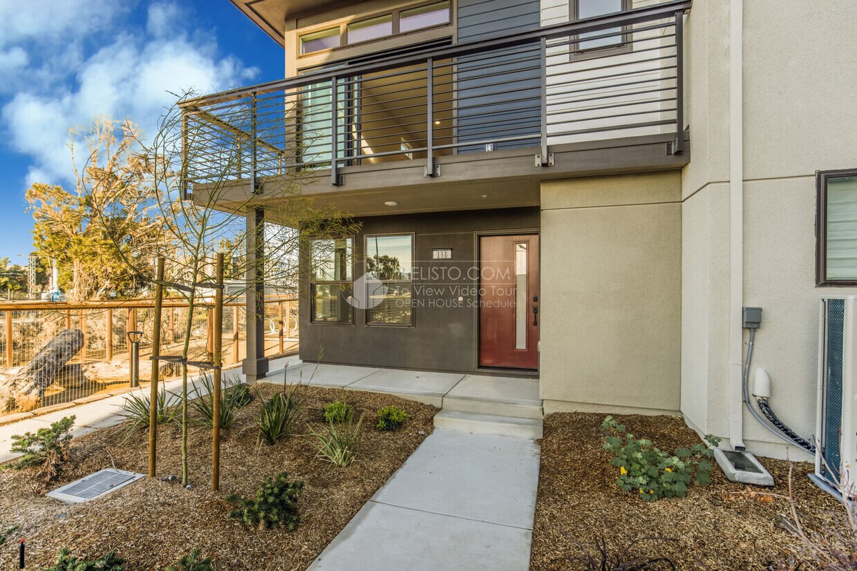 Foto principal - 111 Waters Park Cir