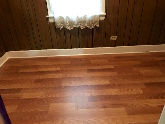 bed room - 2948 S Keeley St