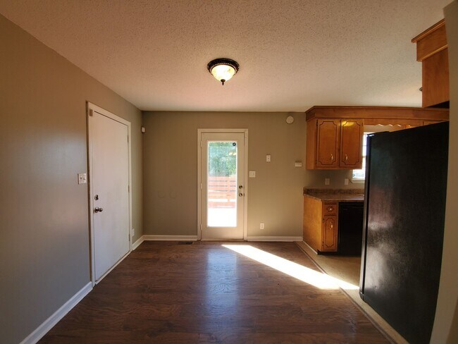 Building Photo - 3406 Oak Lawn Dr