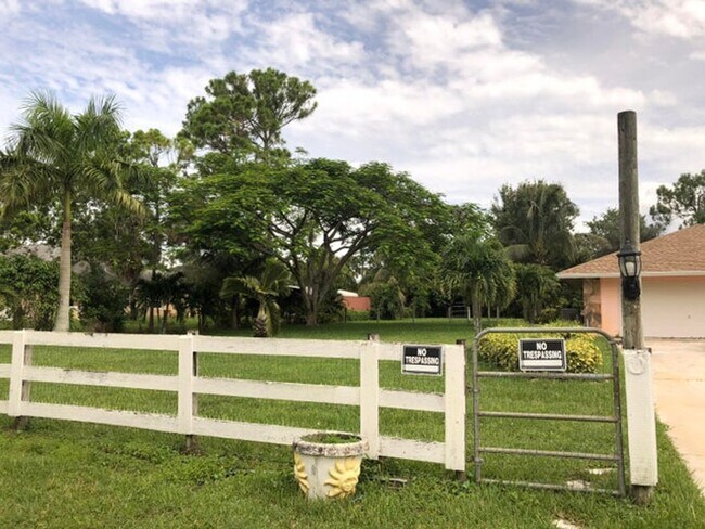 Foto del edificio - 8251 Bowie Way