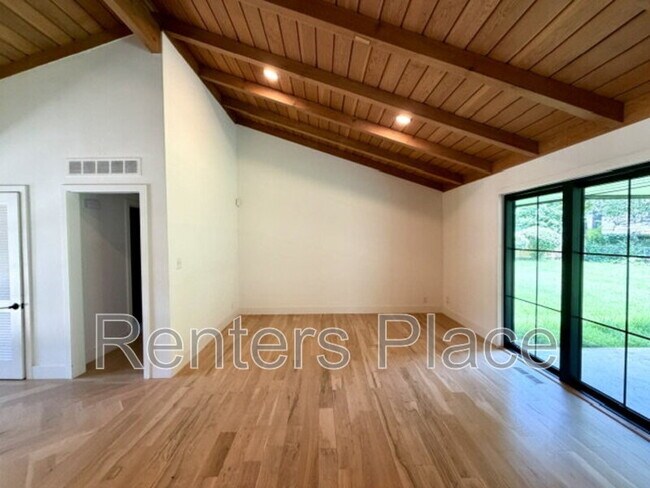 Foto del edificio - 2616 E 58th St