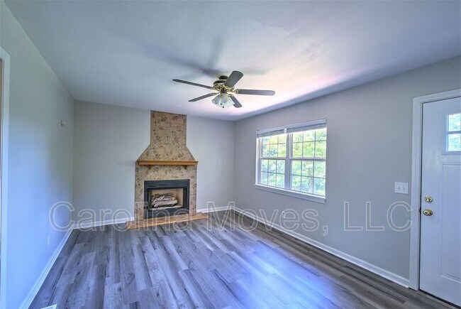 Building Photo - 520 Churchill Cir