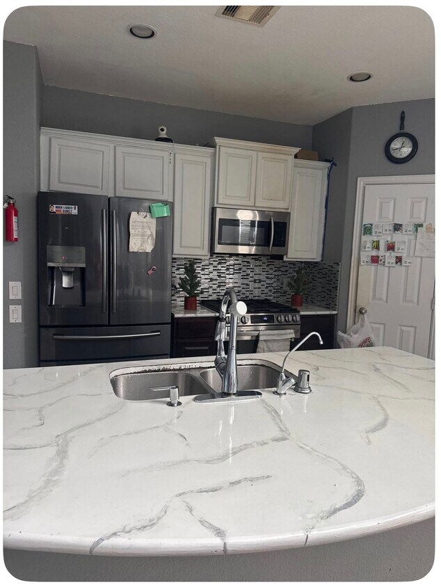 Building Photo - 5519 Jay Thrush Dr