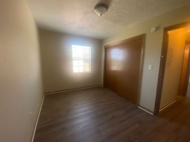 Building Photo - 3902 Wave Ave