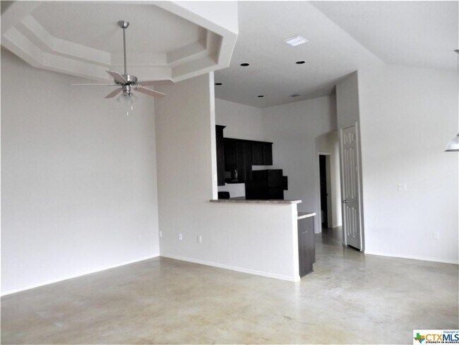 Building Photo - 327 Oelkers Dr