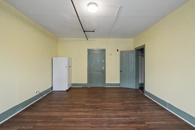 Building Photo - 128 High St