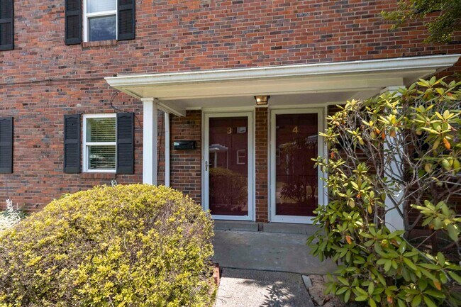 Foto del edificio - 3412 Taylorsville Rd