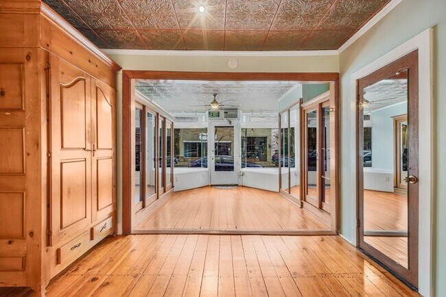 Foto del edificio - 1109 Caroline St